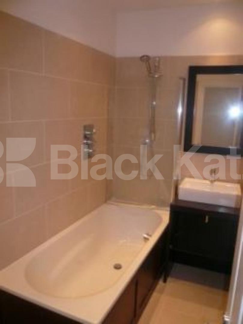 			3 Bedroom, 1 bath, 1 reception Flat			 Elder Avenue, CROUCH END N8